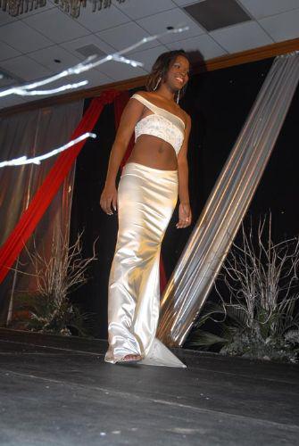 Download photo76 (335Wx500H)